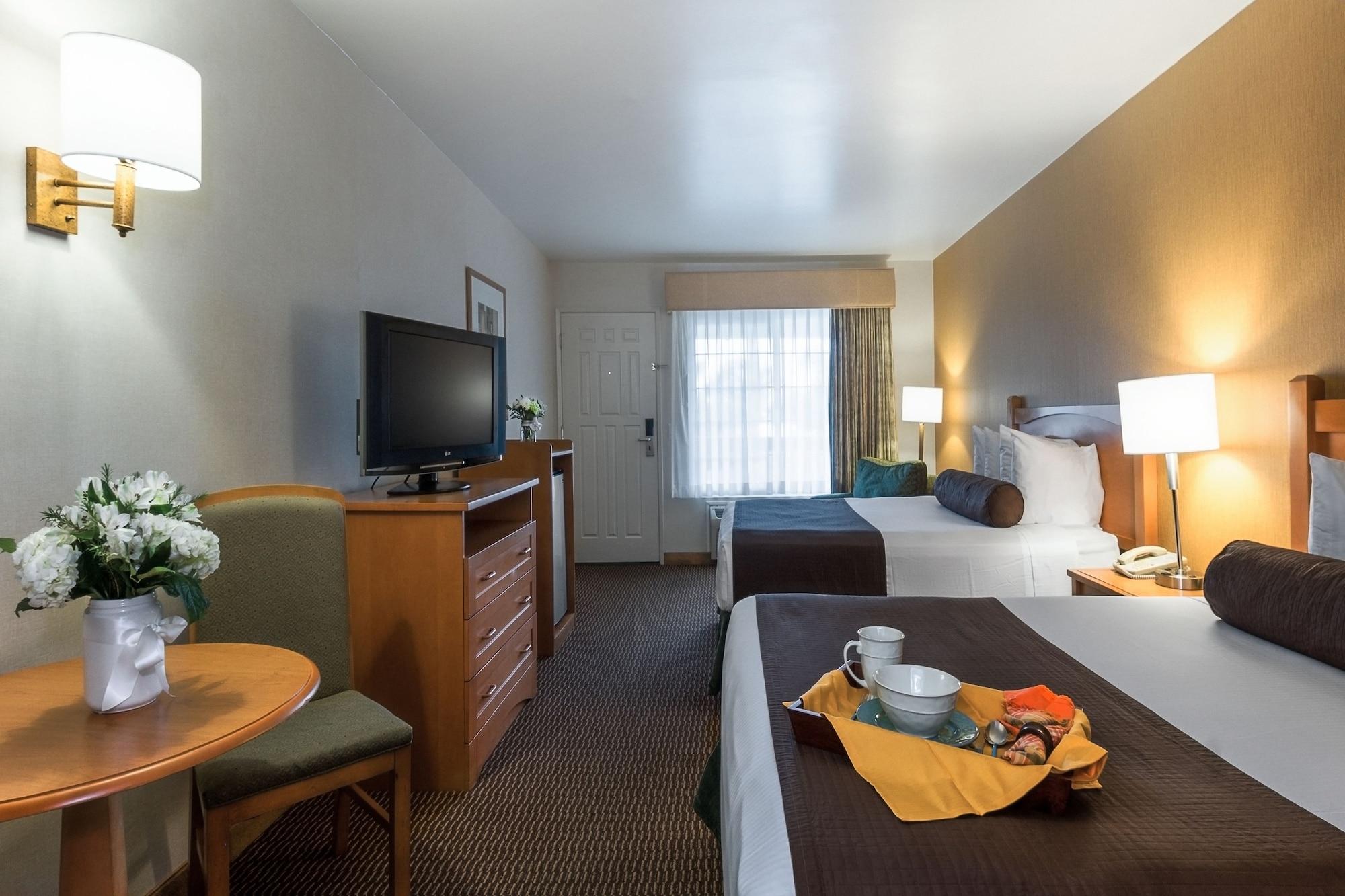 Ramada By Wyndham Costa Mesa/Newport Beach Exterior photo